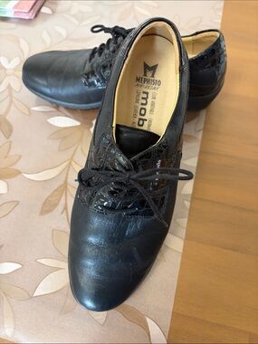Mephisto Black Genuine Leather Lace-Up Oxford